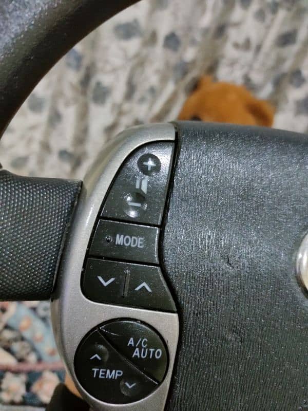 Toyota Prius (2007) Steering Wheel 1