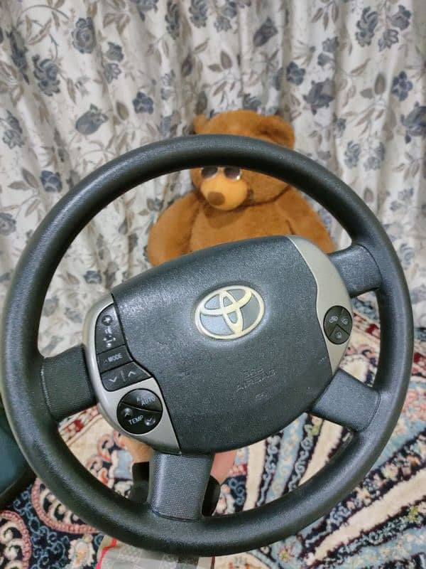 Toyota Prius (2007) Steering Wheel 4