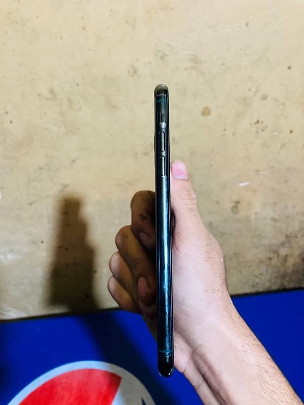 iPhone 11pro max non pta 4