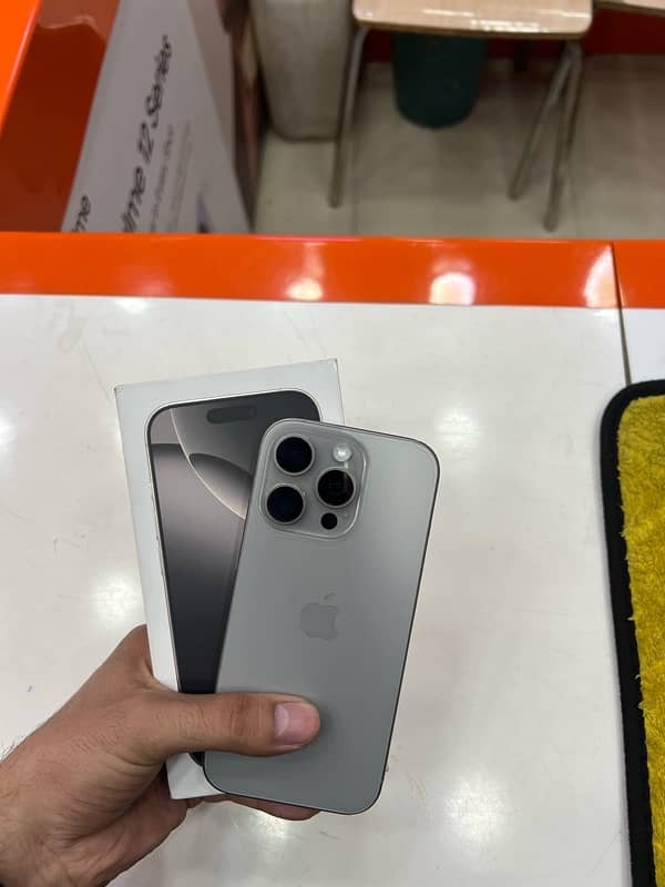 iPhone 16 Pro LLA JV 128 Gb natural 1