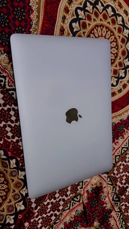 Macbook Pro 2019 ThunderBolt Edition (Touchbar) 0