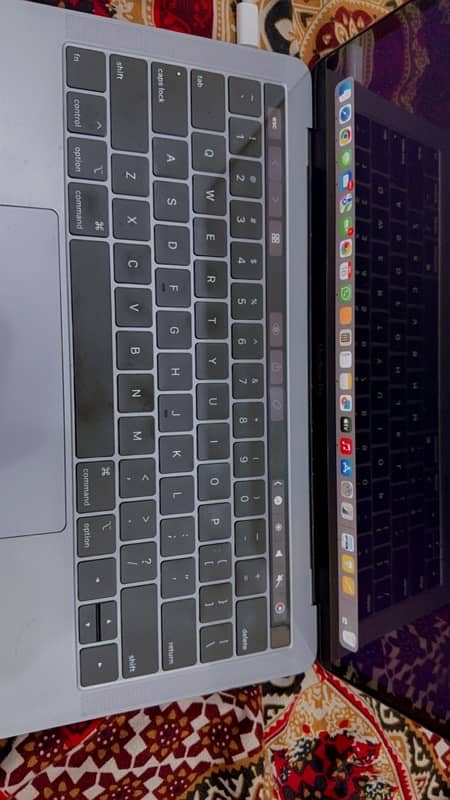 Macbook Pro 2019 ThunderBolt Edition (Touchbar) 2