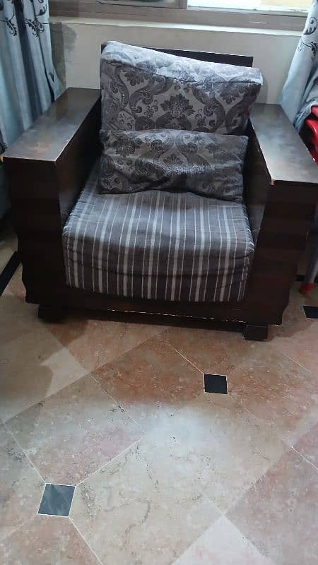 5 seater Sofa 4