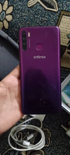 Infnix s5 4/64 with box charger