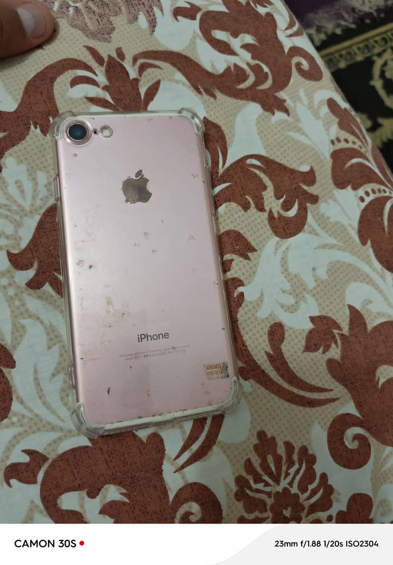 Apple iPhone 7 1