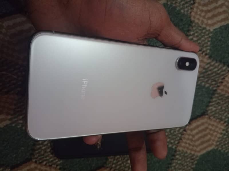 Apple Iphone X 4