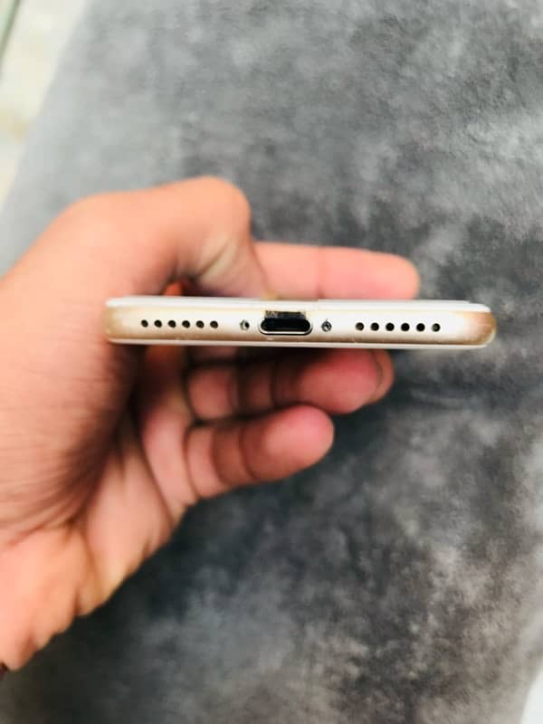 iPhone 7 PTA 32GB 6