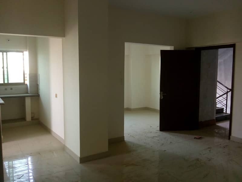 1100 SQ FT APARTMENT IS AVAILABLE FOR SALE 3