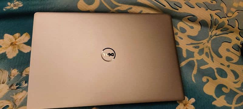 Dell xps 13 9360 core i7 8th gen 8 gb ram 256 ssd 5