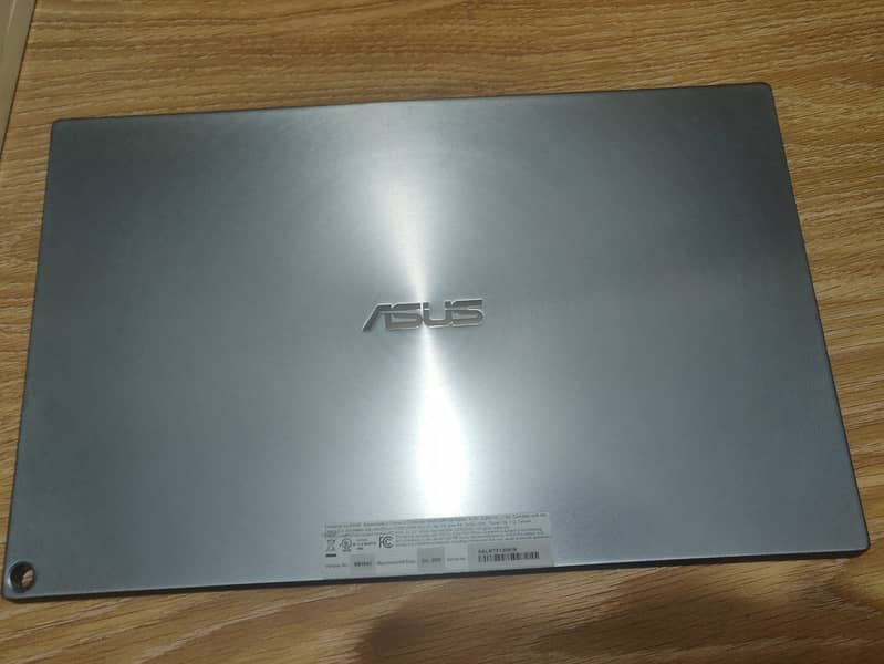 ASUS Zenscreen Portable Monitor 4