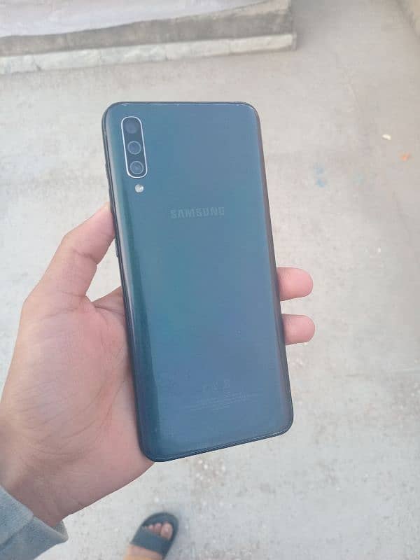 Samsung A70 4G 6/128 for sale 3