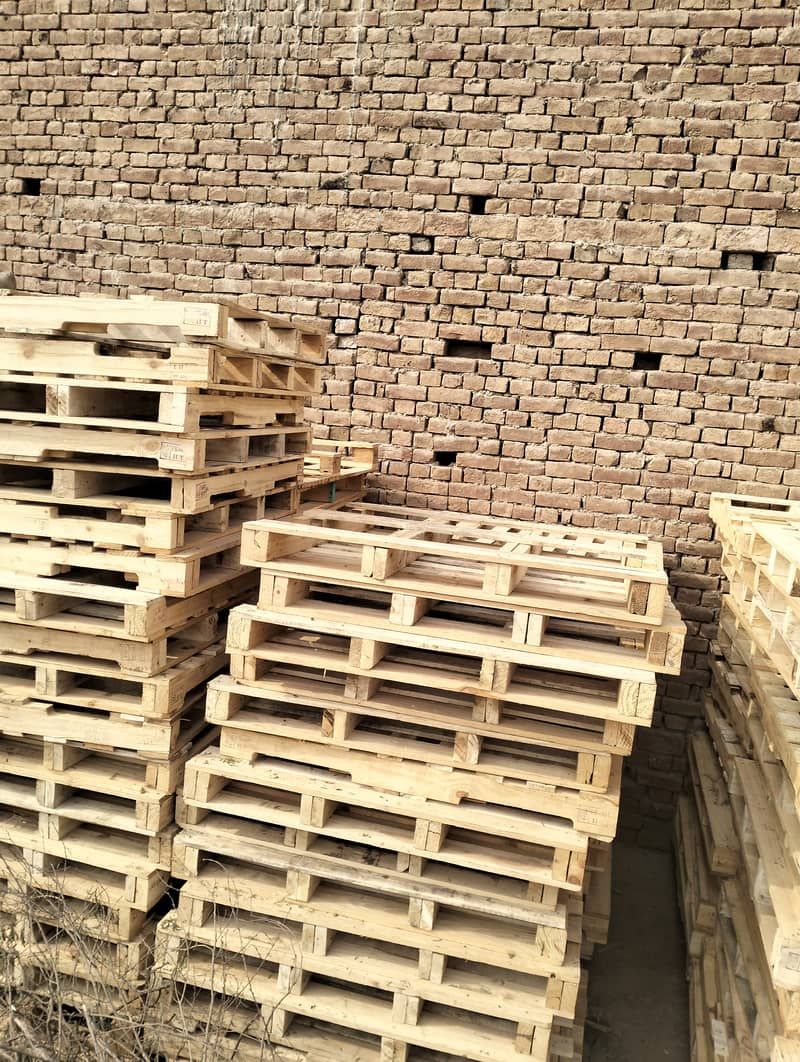 wooden pallets available 1