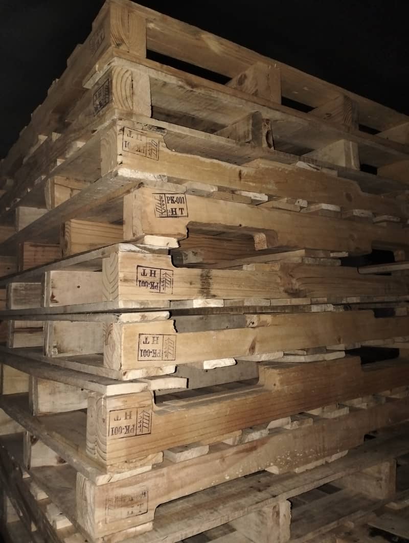 wooden pallets available 2