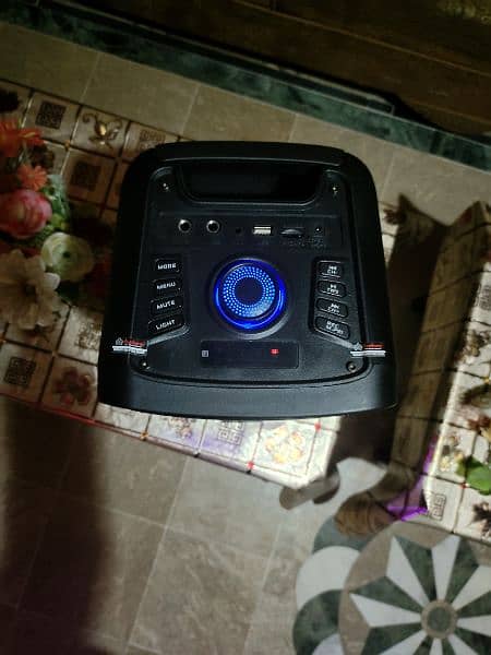 Urgent Sale Audionic Boofer 3