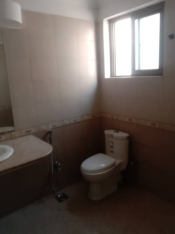 1 Kanal Super Out House Prime Hot For Sale dha Phase3 4