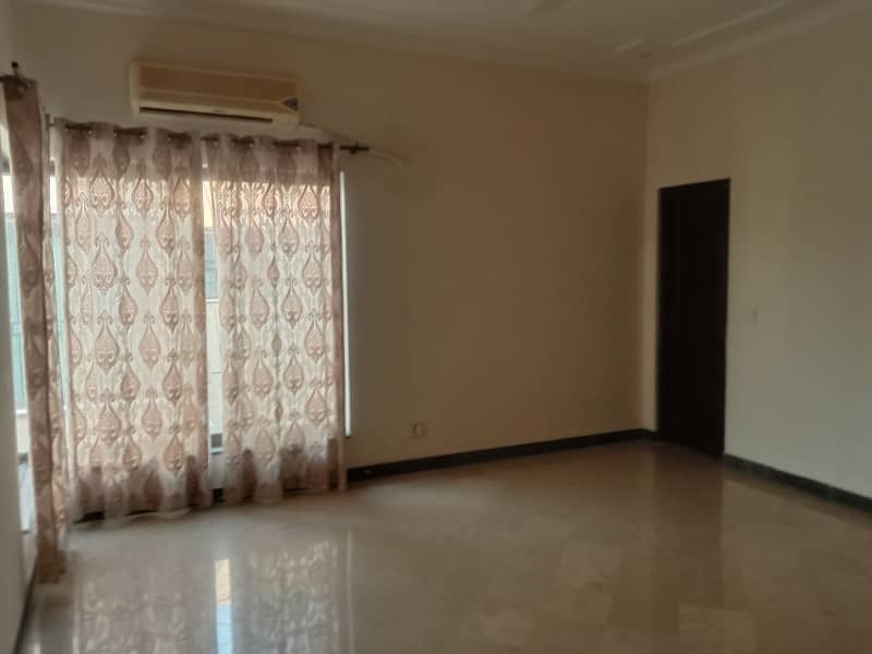 1 Kanal Super Out House Prime Hot For Sale dha Phase3 12