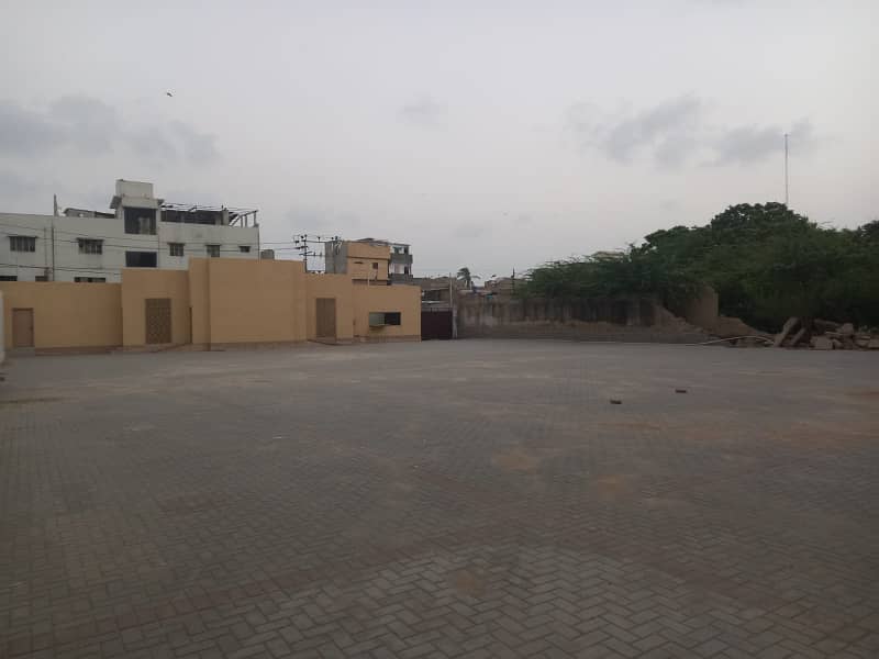 Main Sharah E Faisal Facing Near Air Port 2000 Sq Yards Commercial Land For Banquet 0