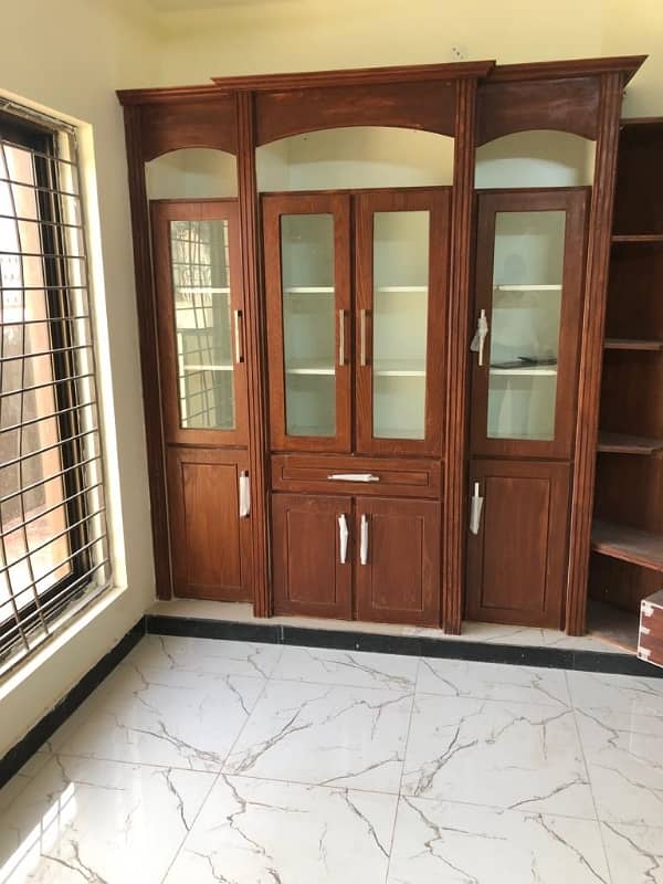 10 Marla Ground Floor For Rent 0