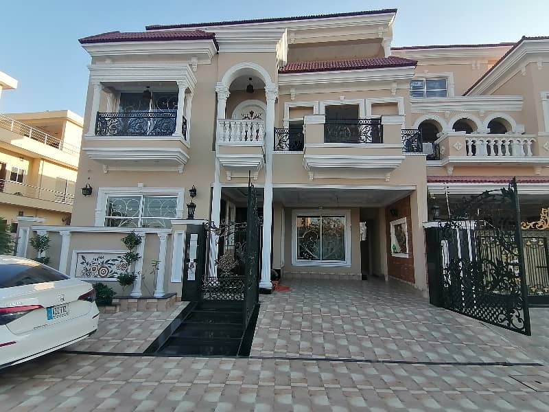 Aesthetic House Of 10 Marla For sale Is Available 0