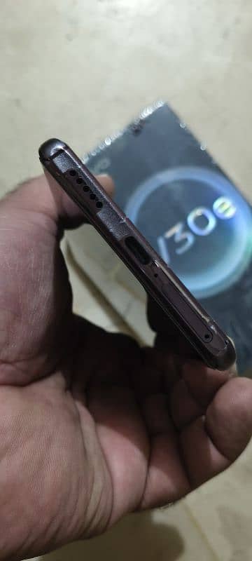 VIVO V30E 8/256.10/10 5