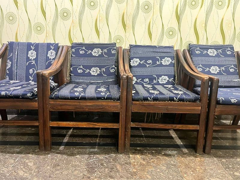 4 Wooden chairs set 4