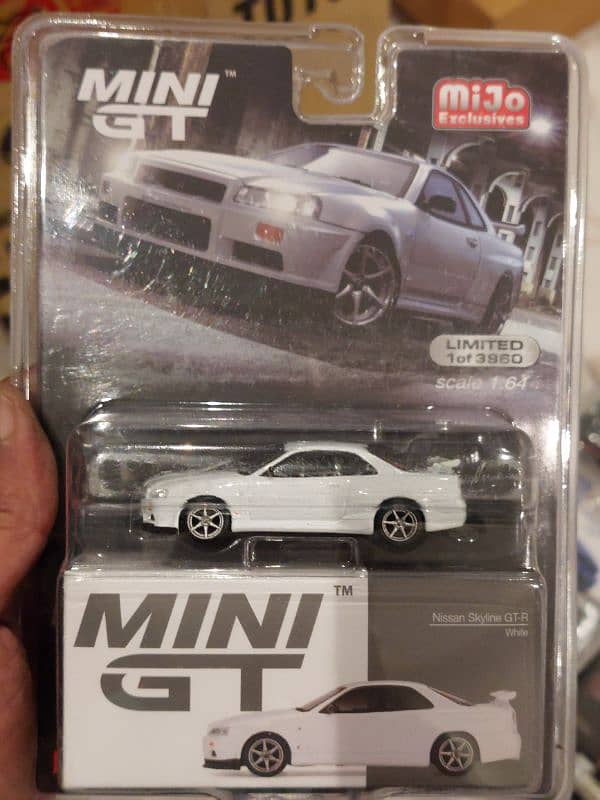 Skyline R34 & R35 - Mercedez - Lamborghini - MiniGT 3