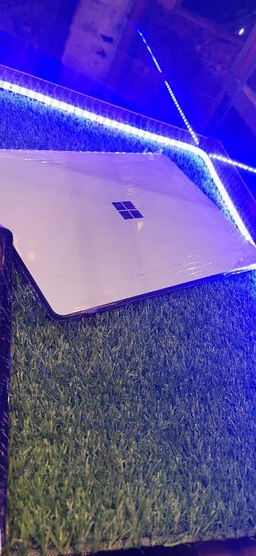 Microsoft Surface Laptop 2 i5/8th/4ktouch 1