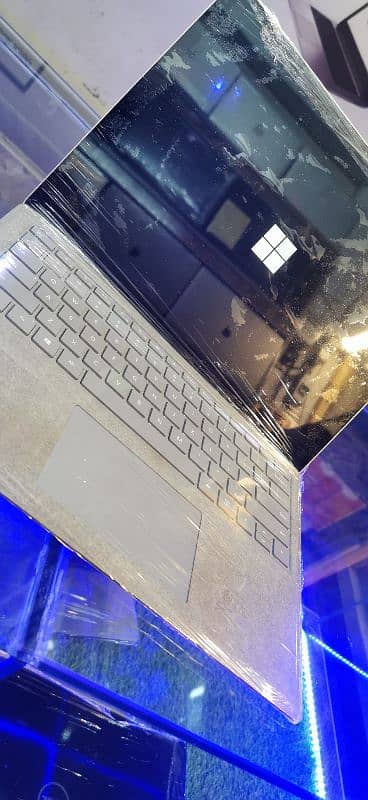 Microsoft Surface Laptop 2 i5/8th/4ktouch 2