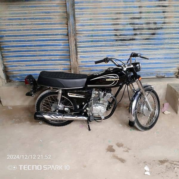 selling Honda 125 3