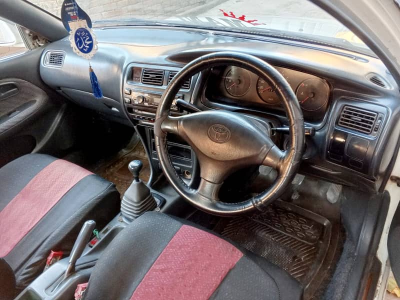 Toyota Corolla SE Saloon Limited Edition 2001 18