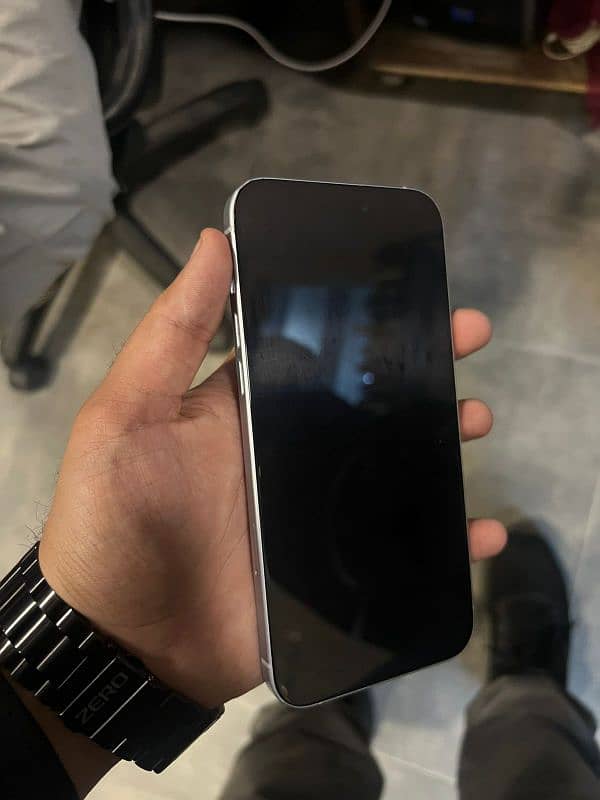 IPHONE 15 PLUS 0