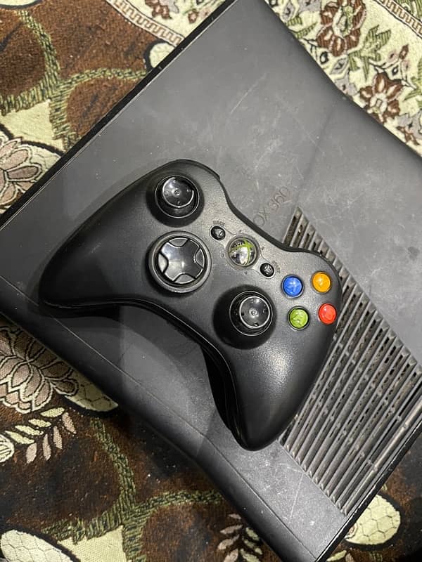 xbox 360 with 500gb storage with wireless controller 2