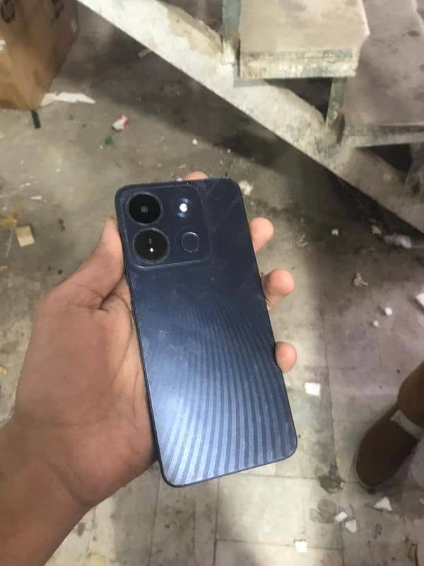 Infinix smart 7 HD black color 4