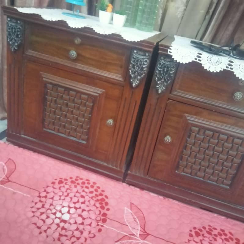 Double Bed, dressing and two side tables for sale in excellent condit 4