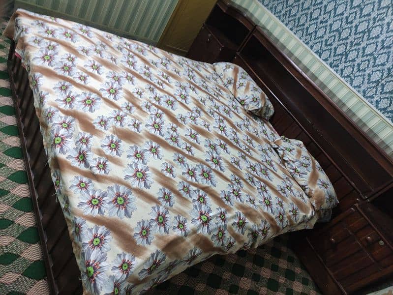 Bed set with dressing table 0