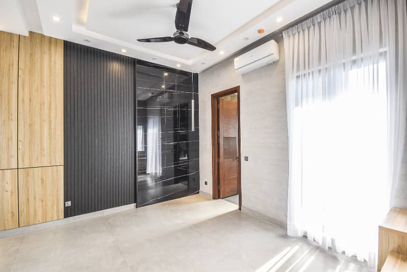 1 KANAL HOUSE FOR SALE IN DHA PHASE 8 25