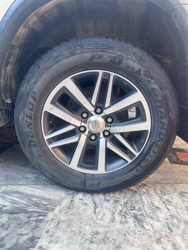 Toyota Fortuner 2018 18