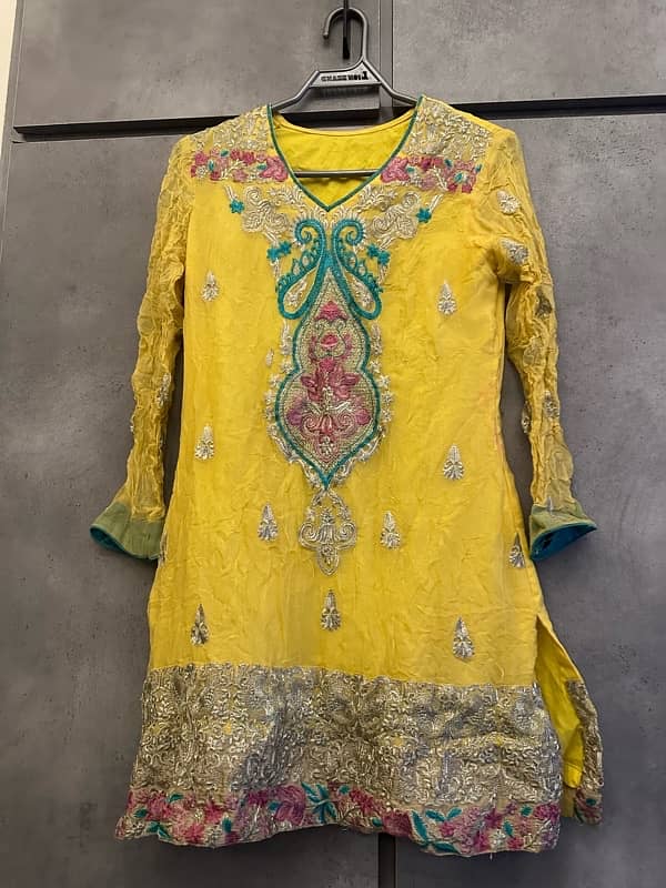 yellow and green dress for sale in good condition 0