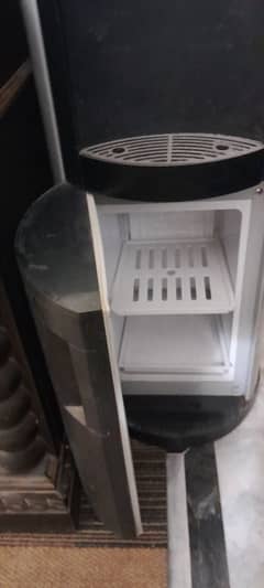 hot and cold water dispenser good condition