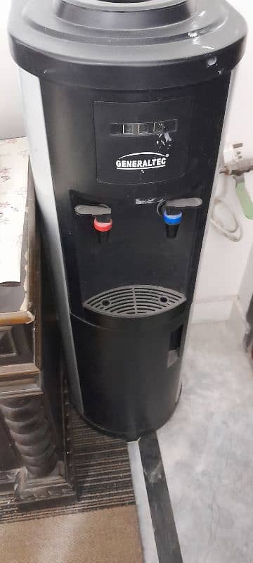 hot and cold water dispenser good condition 2