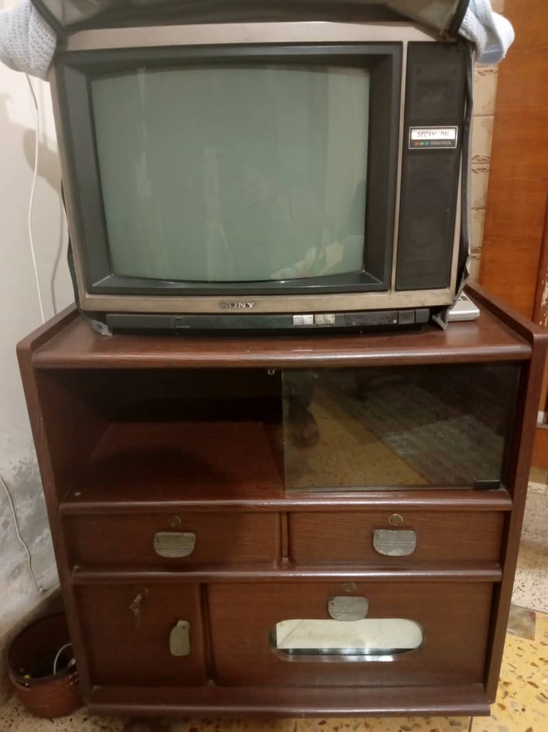 SONY ANTENNA TV WITH TROLLEY 0