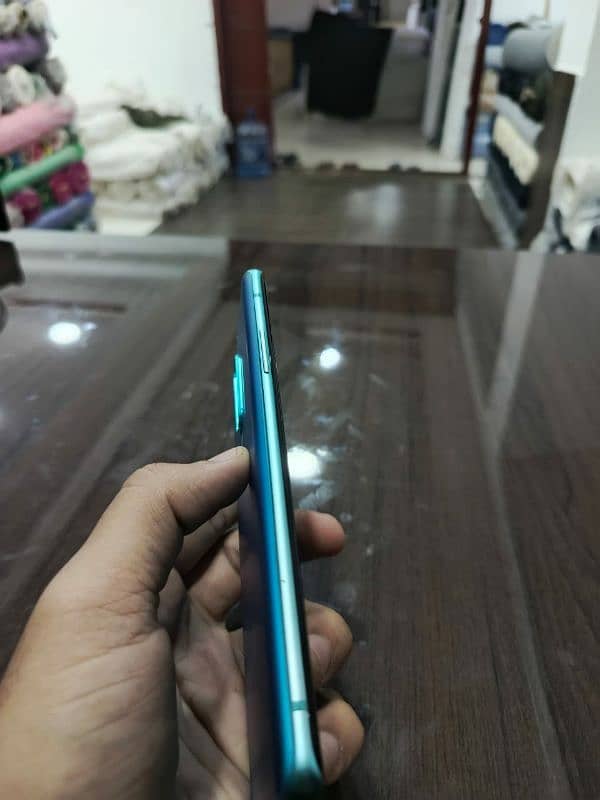 One plus 8 8Gb 128Gb Dual sim pta approved with charger 5