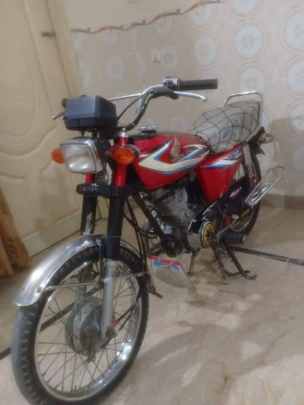 Honda 125 CG red colour 4