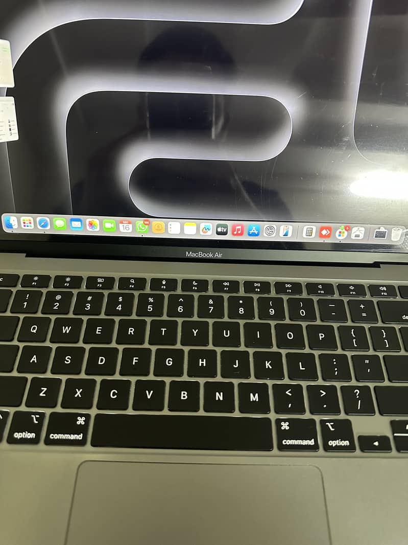 Macbook Air M1 2020 8/256 6