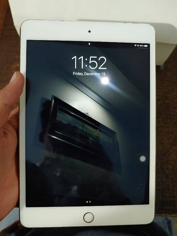 Apple ipad mini 4 128gb pta with box 1