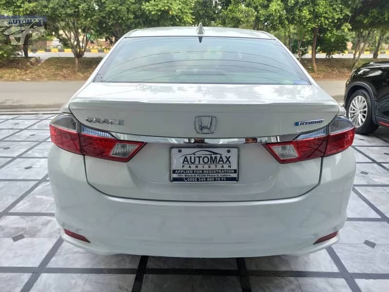 Honda Grace Hybrid 2014 6