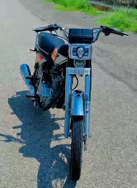 Honda CG 125 model 20 registration 21 ki ha total 12600 km chala 1