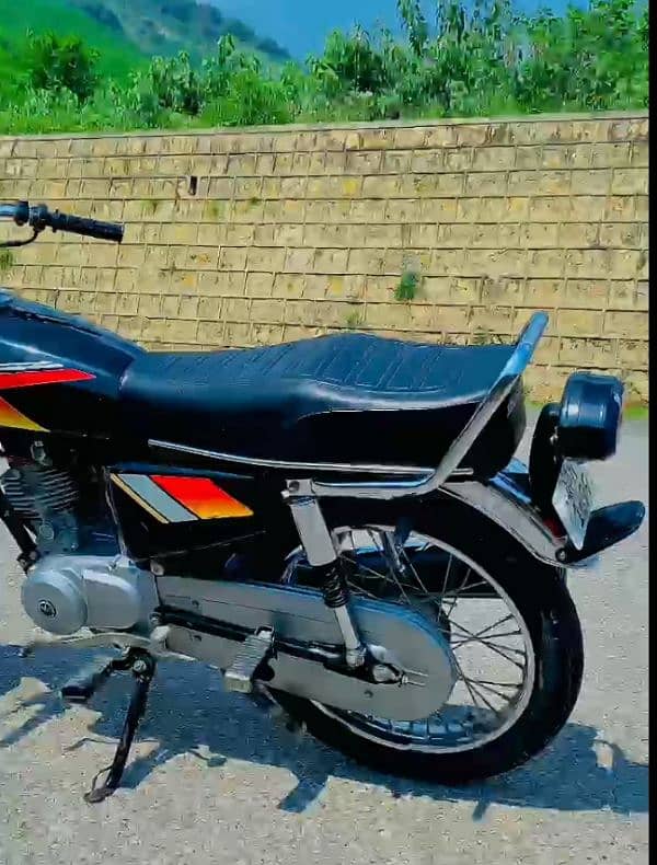 Honda CG 125 model 20 registration 21 ki ha total 12600 km chala 2