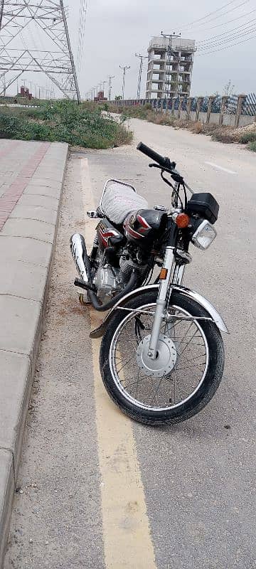 Honda cg 125 black larkana number 0