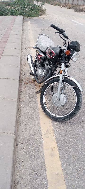 Honda cg 125 black larkana number 1